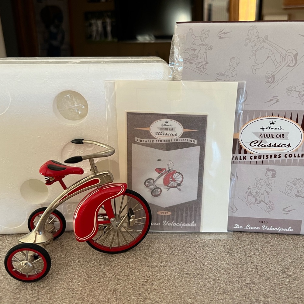 Hallmark Kiddie Car Classics 1937 De Luxe Velocipede Sidewalk Cruiser NEW! NIB